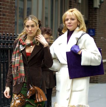 Filming "Sex and the City" on March 15,2001 sarah jessica parker and kim cattral during filming sex and the city on march 15, 2001 at streets of new york in new york city, new york, united states photo by tom kingstonwireimage
